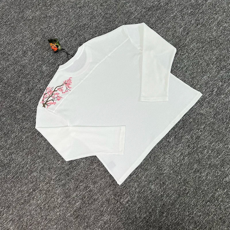 Embroidered Waffle Longsleeve 'Blossom' White